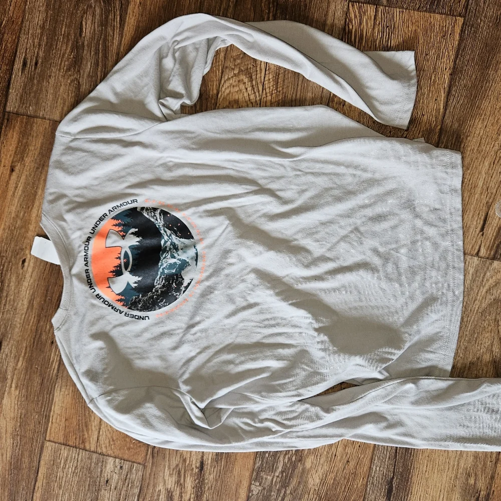 Under Armour Gray Long Sleeve Tee Soft Lightweight - Picture 4 of 6